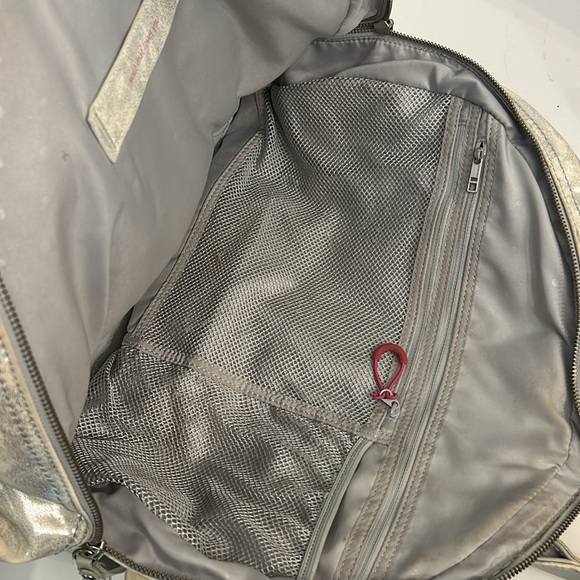 Lululemon Sweat Once A Day Bag Silver Metallic Yoga Gym Weekend Bag - Picture 7 of 16